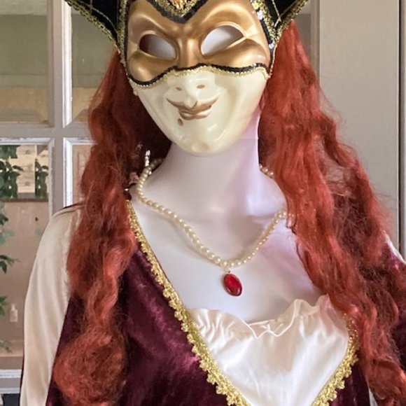 Halloween Queen Costume Queen - Picture 2 of 7